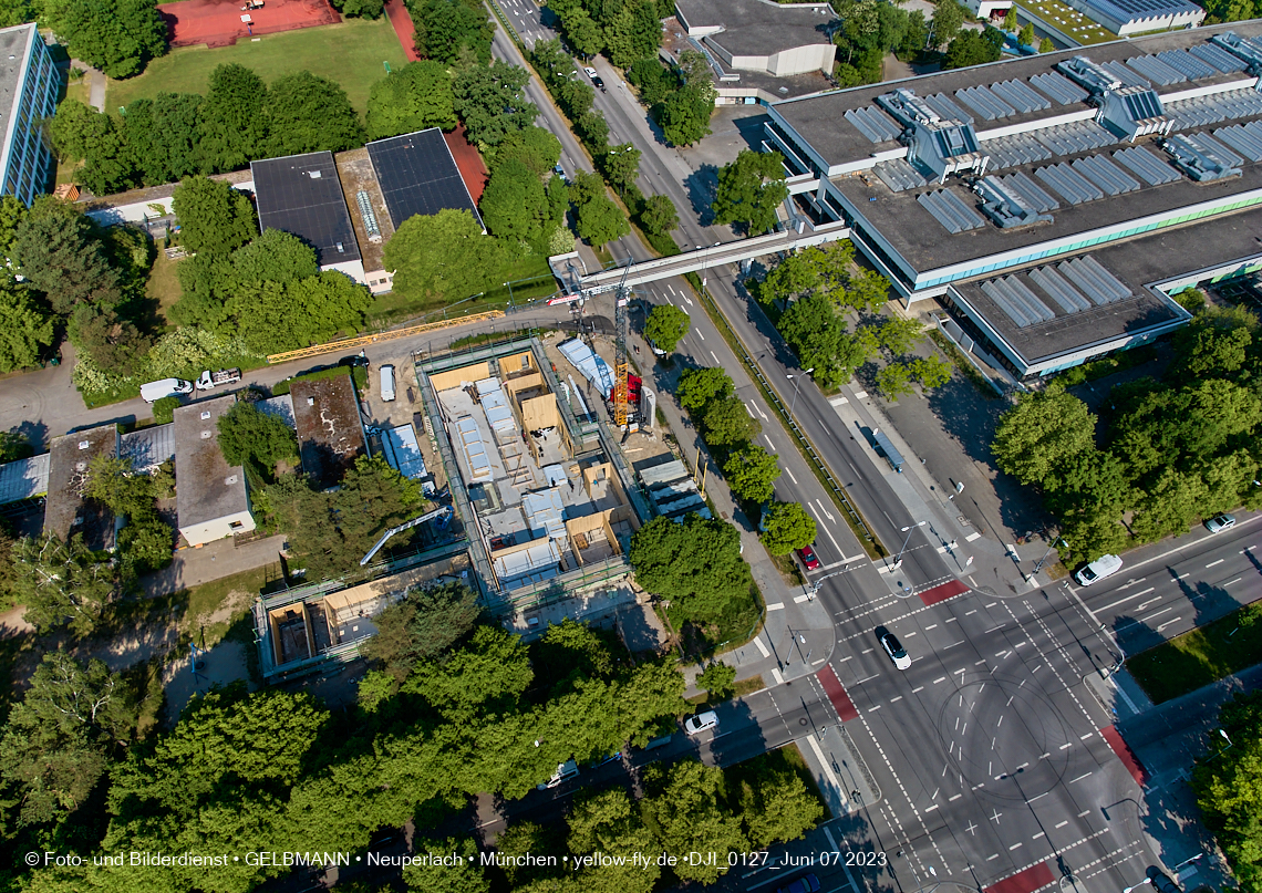 07.06.2023 - aktuelle Fotos von der »<strong><i>Baustelle zum Hort für Kinder</i></strong>« in Neuperlach in München